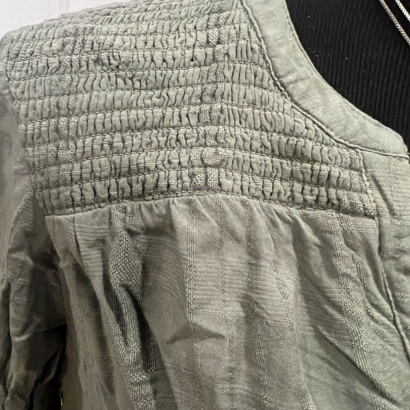 Old Navy rayon blouse Size Medium - Picture 6 of 7